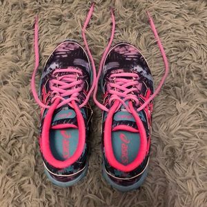 NWT ASICS running 🏃♀️ shoes:-)